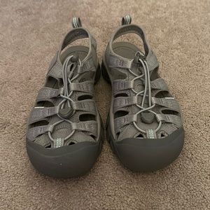 Keen waterproof hiking sandals 7.5